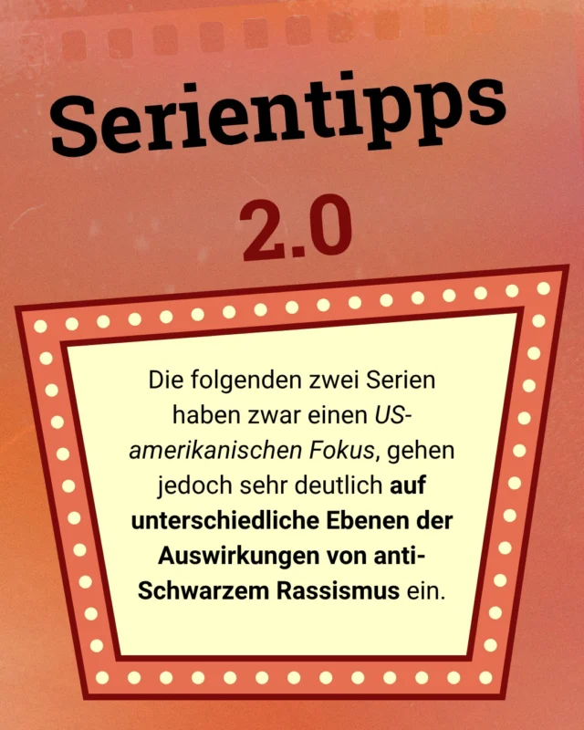Die Empfehlung des Monats 2.0 ist da - dieses Mal zwei Serientipps! 🌞
Pat*innenschaften leben von Austausch, unterschiedlichen Perspektiven und vielen Individuen. Für einen guten Umgang miteinander, müssen wir daher die Lebensrealitäten von Menschen leben und verstehen lernen.

Dear White People

When They See Us

Was können uns die Serie über Deutschland aufzeigen?

Rassismus wird viel zu oft noch als ein US-amerikanisches Problem verstanden. Das ist jedoch Teil des rassistischen Problems in Deutschland. Viele der Themen von Zugehörigkeit, gesellschaftlichen Zugängen, Polizeigewalt, Ungleichbehandlung im Rechtssystem und Ausgrenzungen, die in den Serien aufgezeigt werden, lassen sich auf Deutschland übertragen. Denn auch hier sind Schwarze Deutsche oft sehr konkret mit diesen Formen der Diskriminierung konfrontiert.

Dieses Mal Tipps auch zur Unterhaltung, aber gleichzeitg zum Reflektieren, dennoch viel Spaß beim Schauen!

#haltungzeigenmsm #menschenstärkenmenschen 

@smf_verband @menschenstaerkenmenschen
